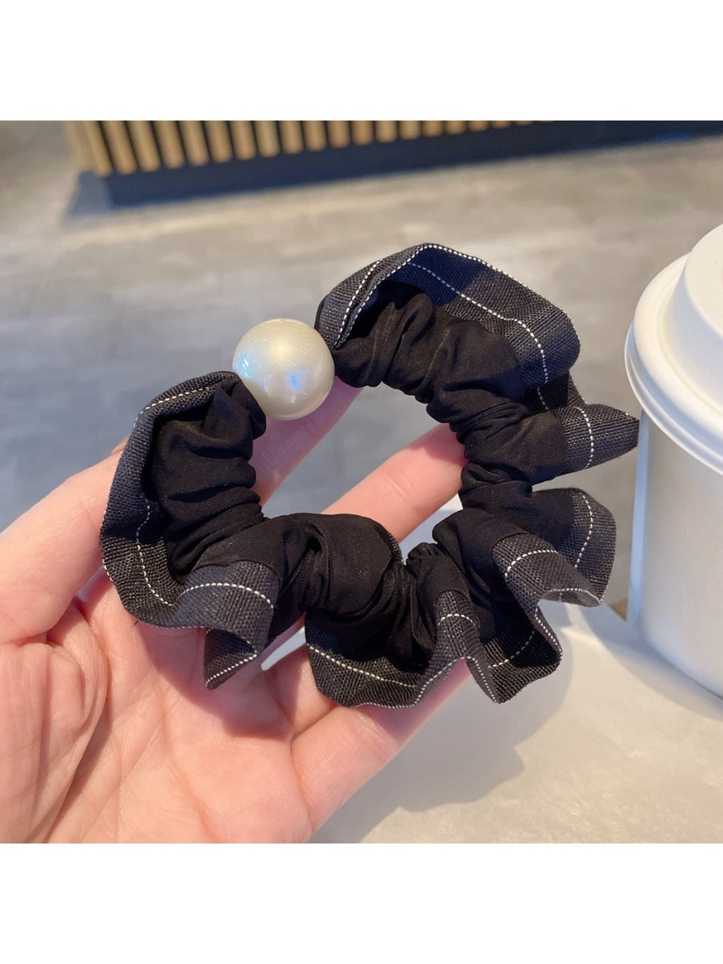 Gifty - Color Block Ruffle Scrunchie