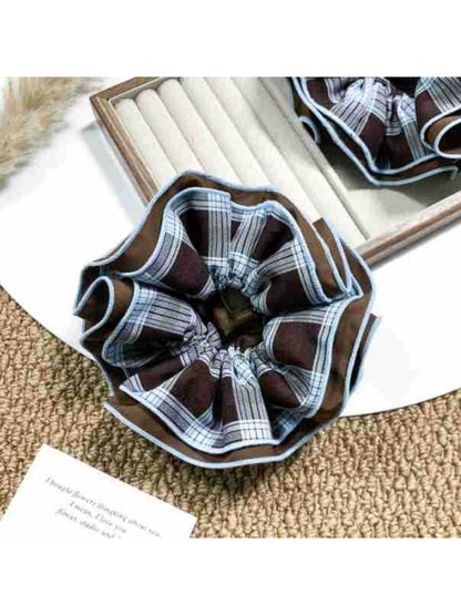 Gifty - Elegant Vintage Plaid Scrunchie