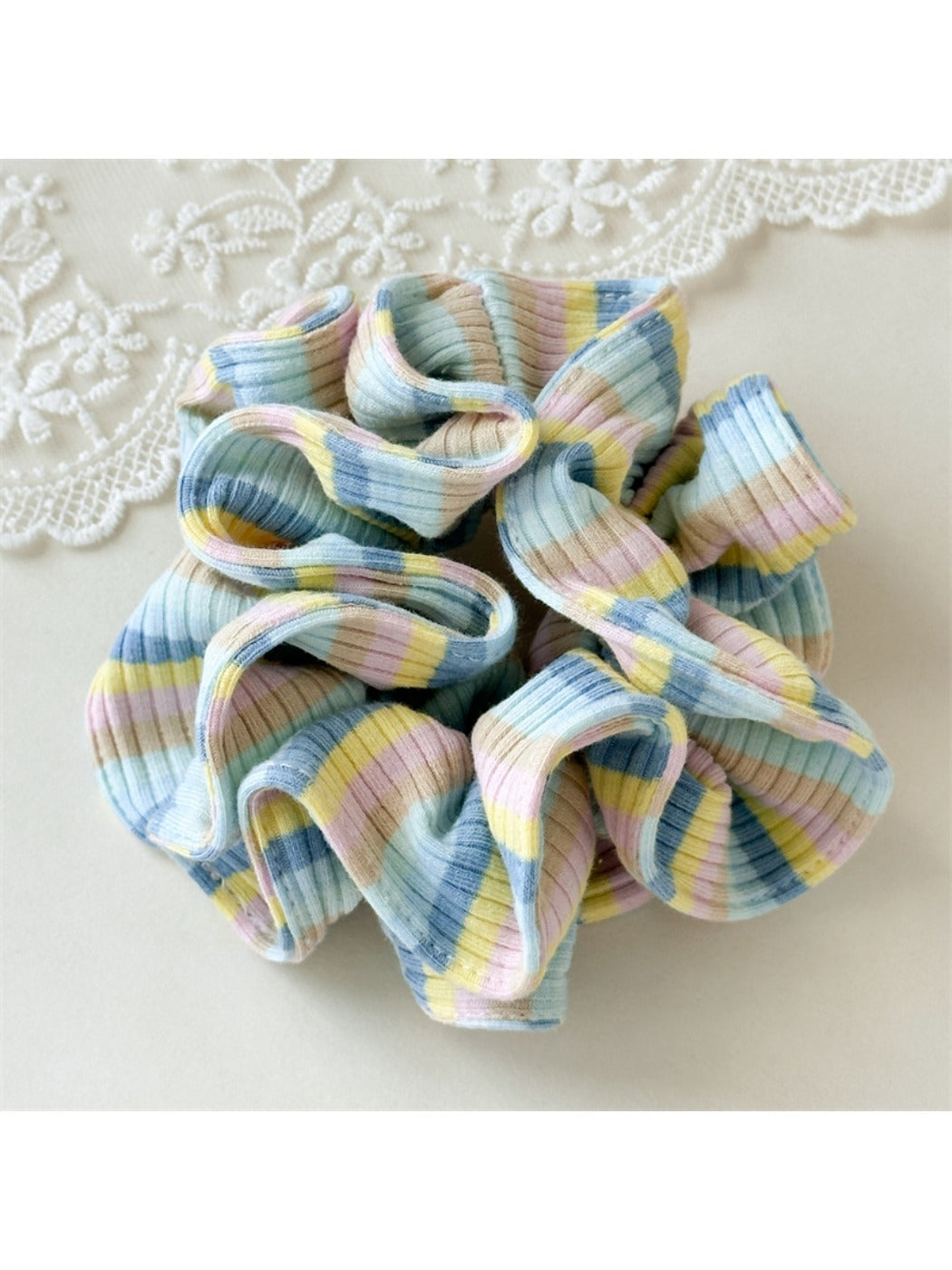 Gifty - Cute Versatile Color Blocking Scrunchie