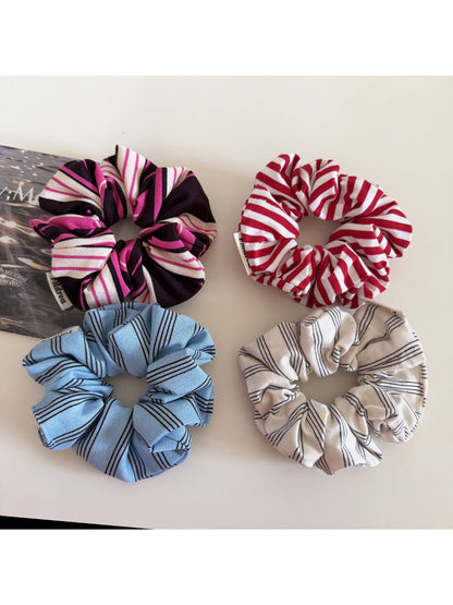 Gifty - Colorful Knitted Striped Scrunchie