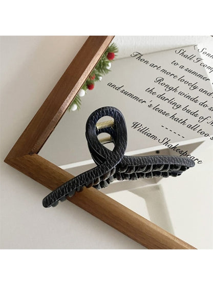 Beau - Elegant Black Claw Clip