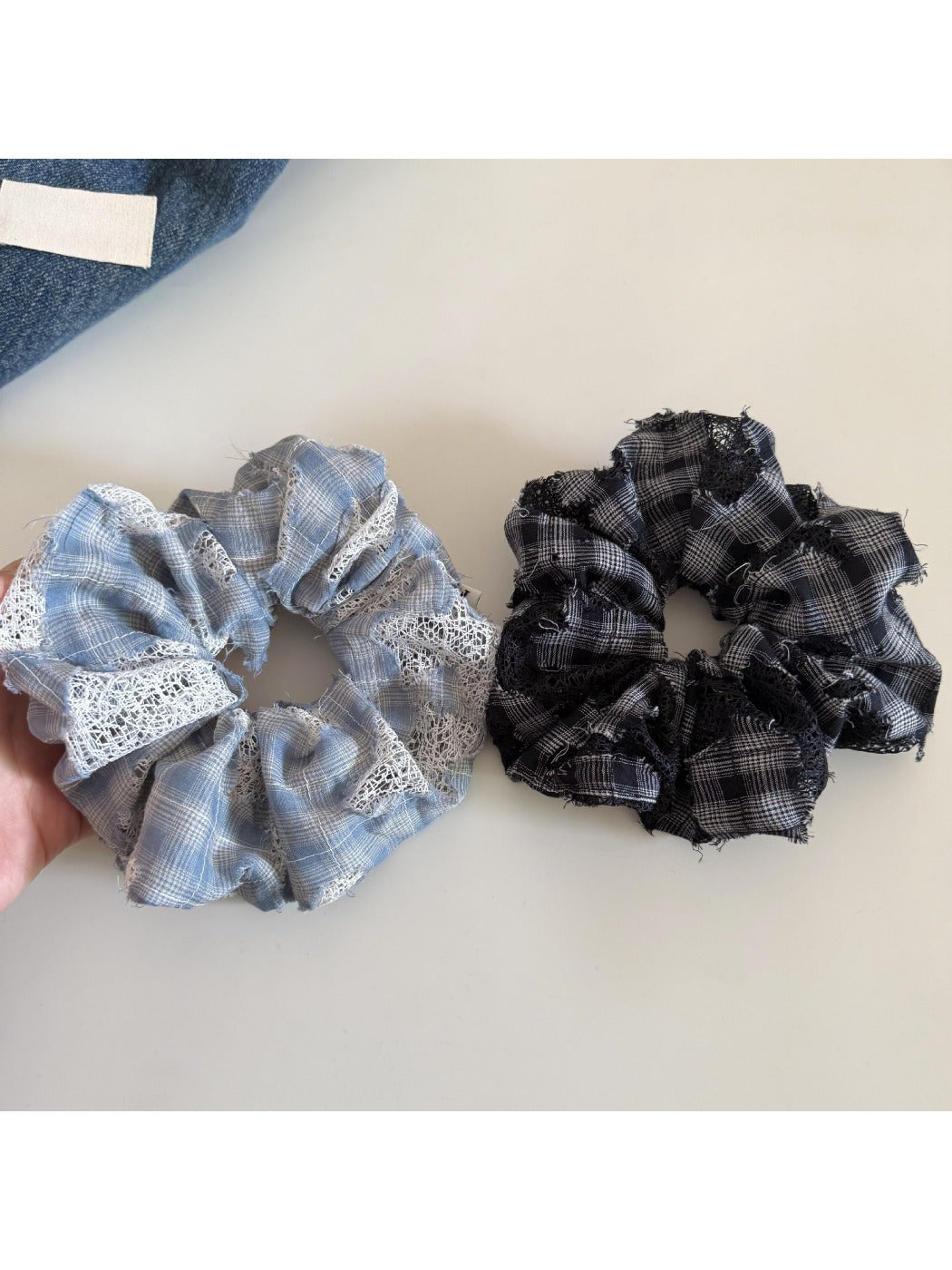 Gifty - Chic Plaid Ruched Scrunchie