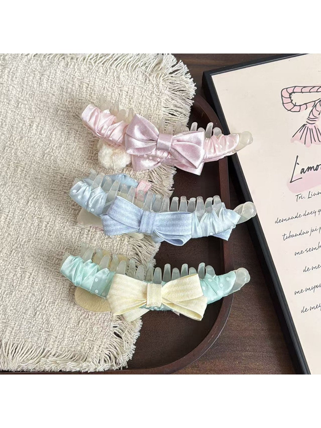 Beau - Cartoon Bunny House Bow Banana Clip
