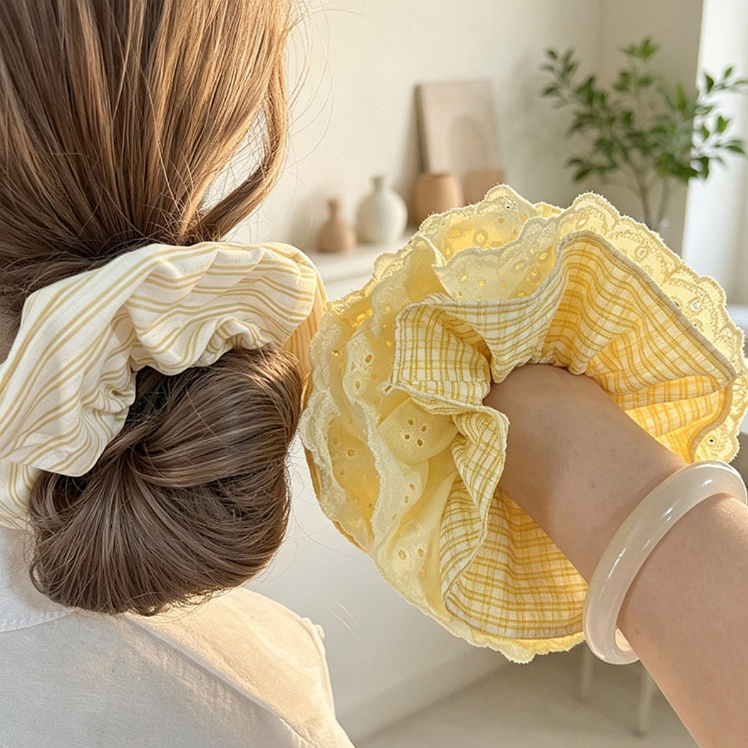 Gifty - Vibrant Yellow Toned Striped Scrunchie