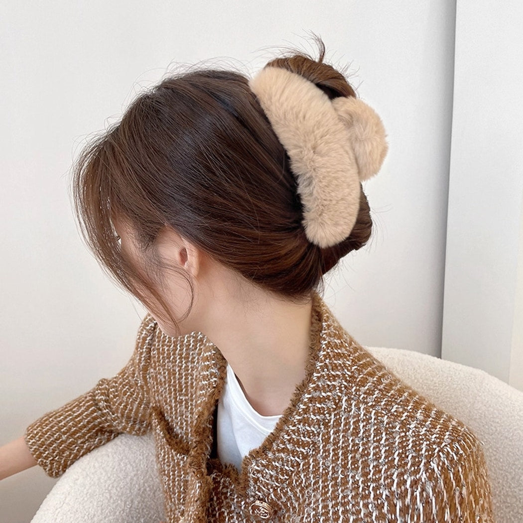 Beau - Cute Plush Triangle Detail Claw Clip