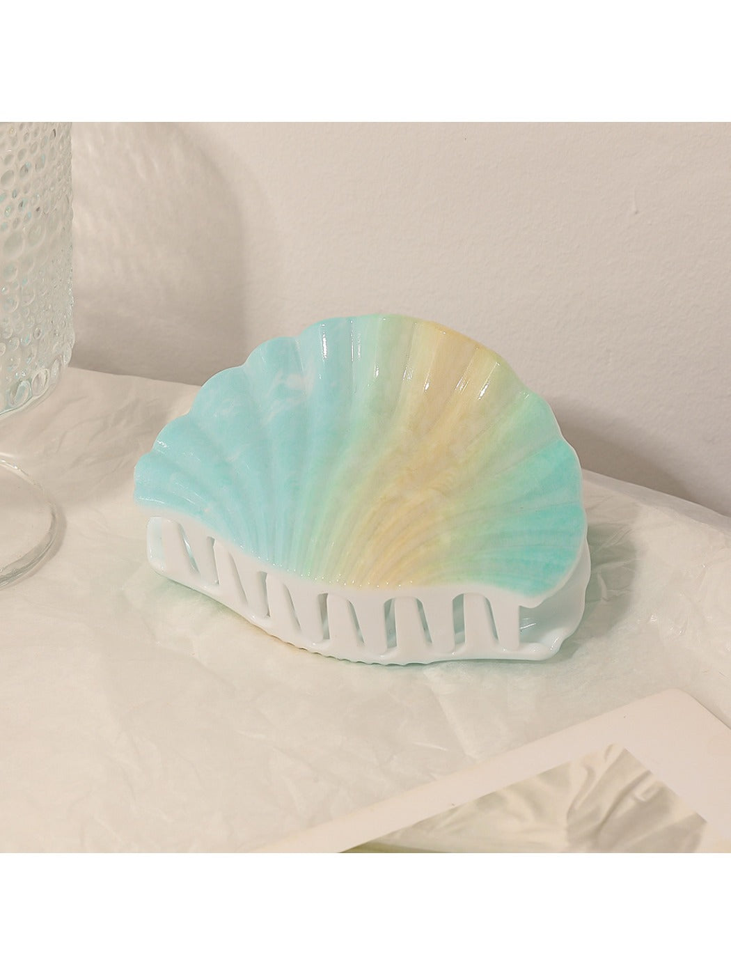 Beau - Stylish Seashell Shaped Hair Clip
