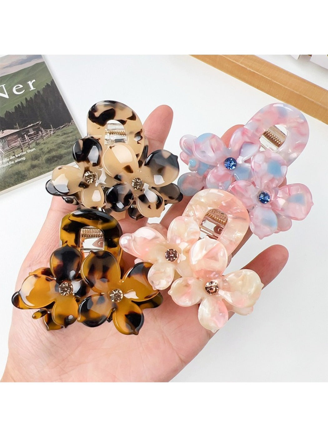 Close-up of Beau vintage double flower hair claw clip showing detailed flower petals