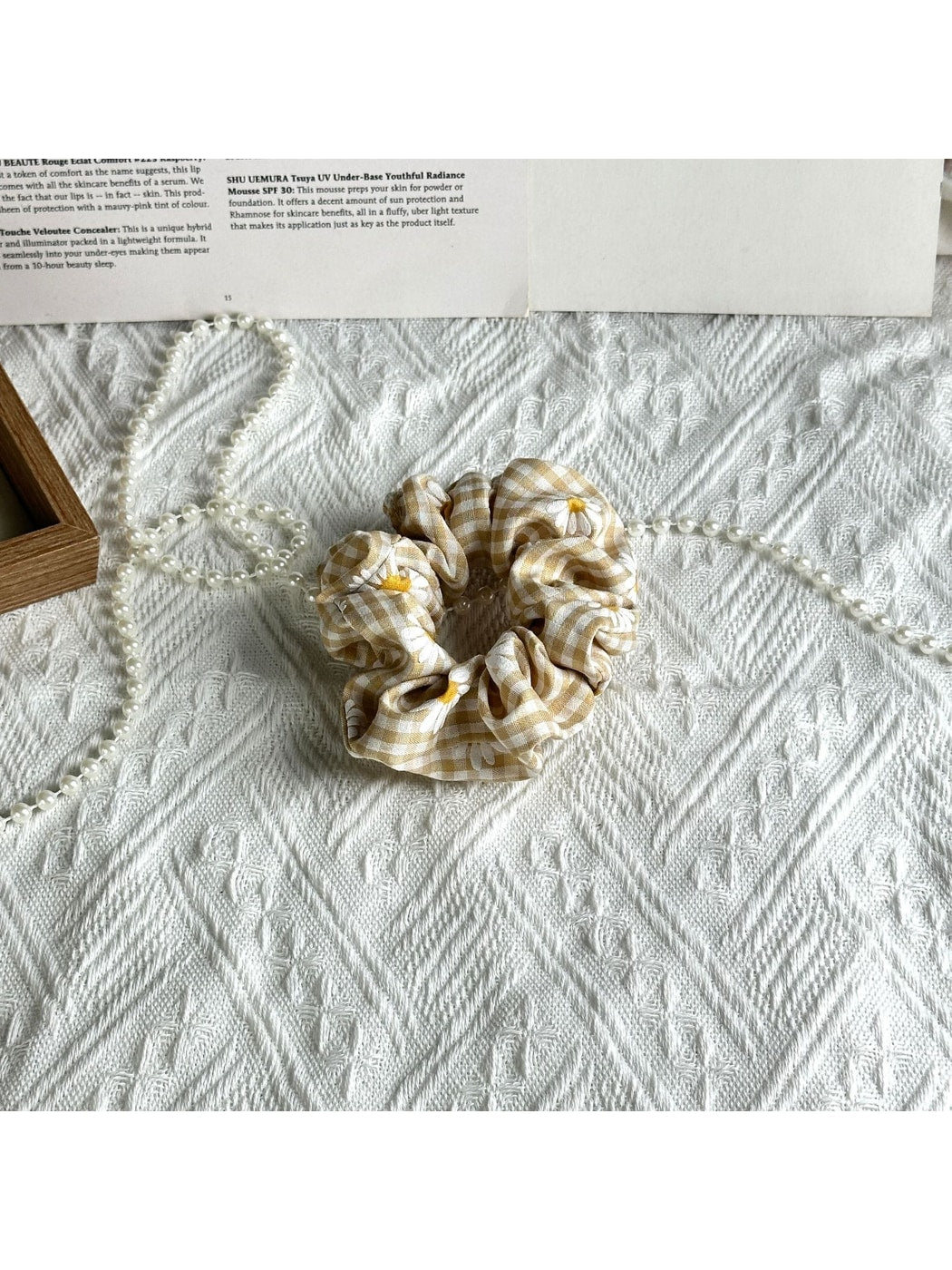 Gifty - Daisy Gingham Bow Style Fabric Scrunchie