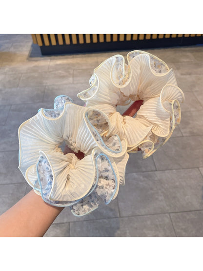 Gifty - Gentle Floral Voluminous Scrunchie