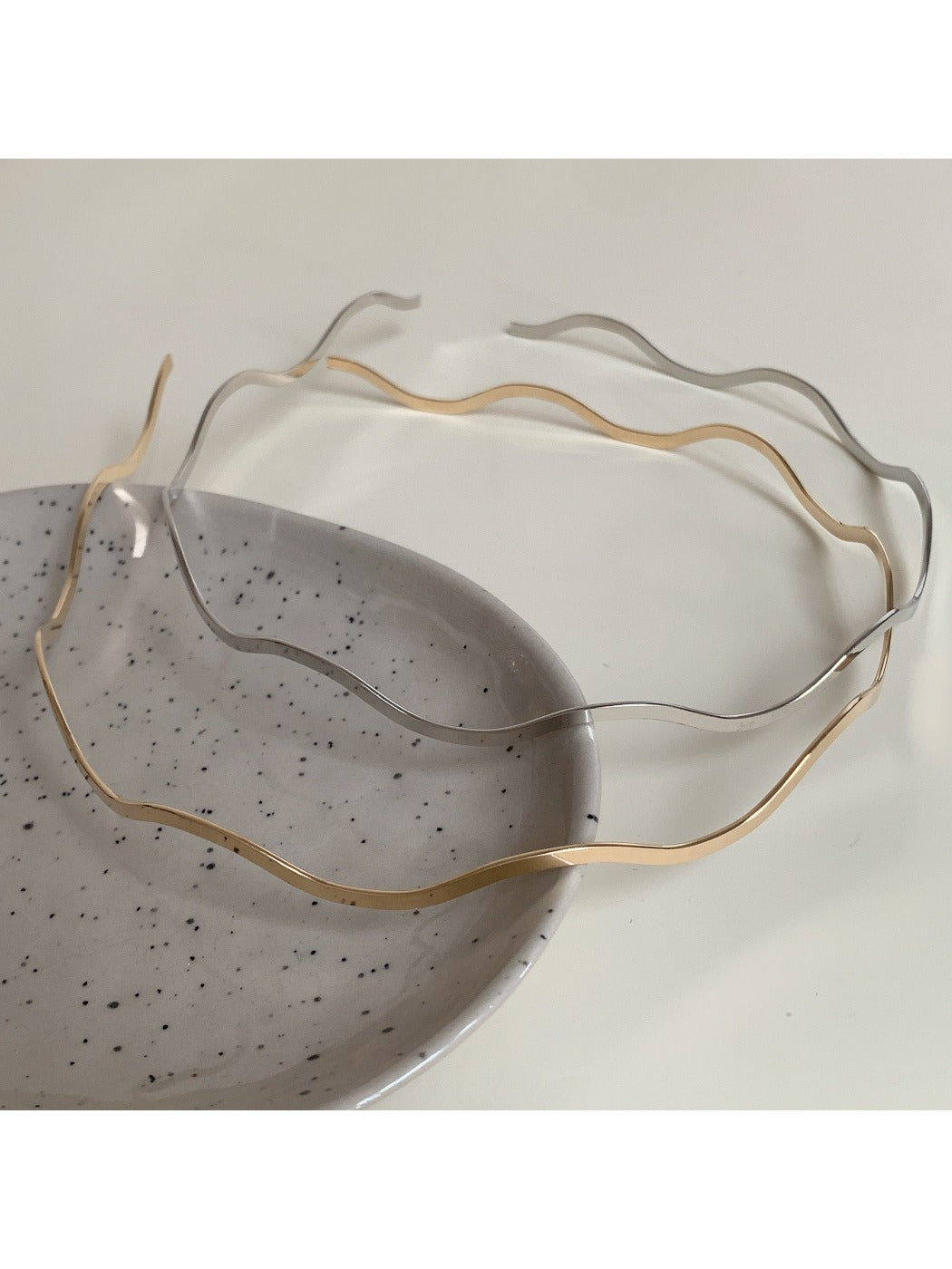 Gifty - Simple Vintage Wave Headband