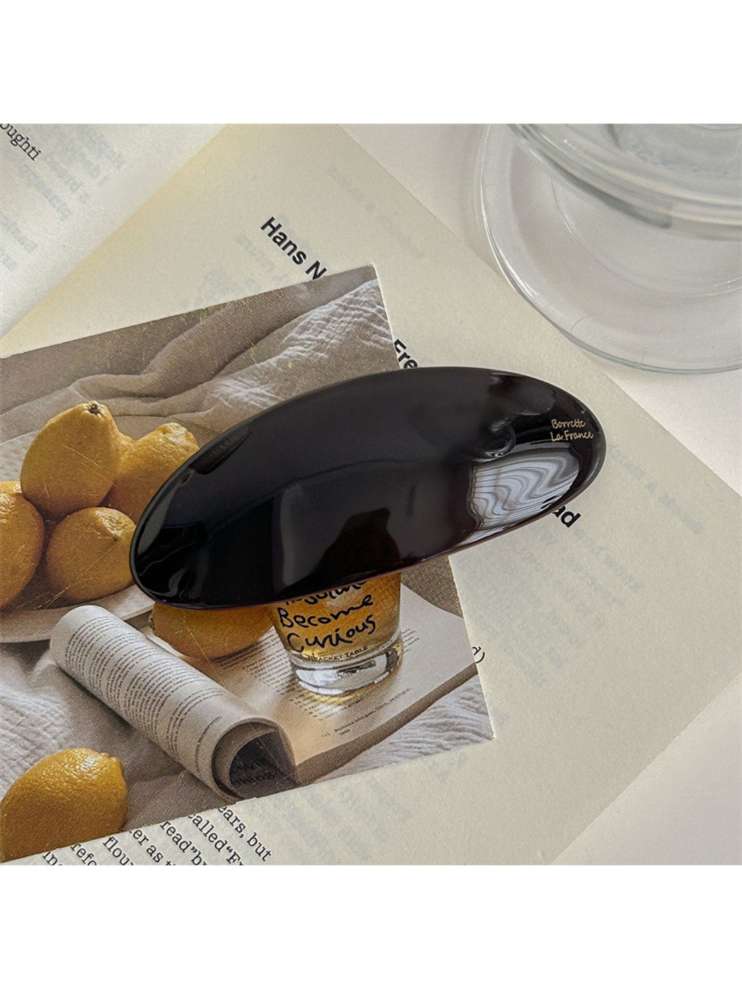 Beau - Oval Acetate Fiber Gloss Finish Hair Clip