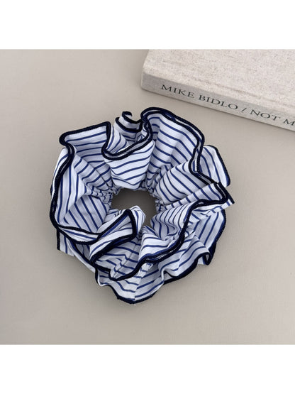 Gifty - Fashionable Fabric Striped Scrunchie