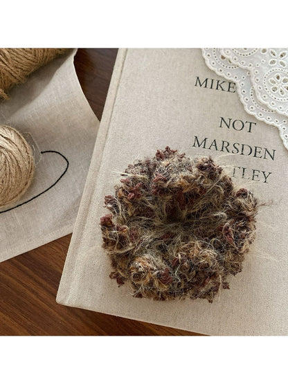 Gifty - Artistic Colored Yarn Hair Tie