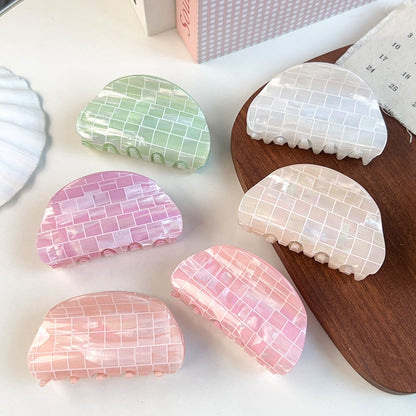 Beau - Plaid PVC Semi-Round Claw Hair Clip