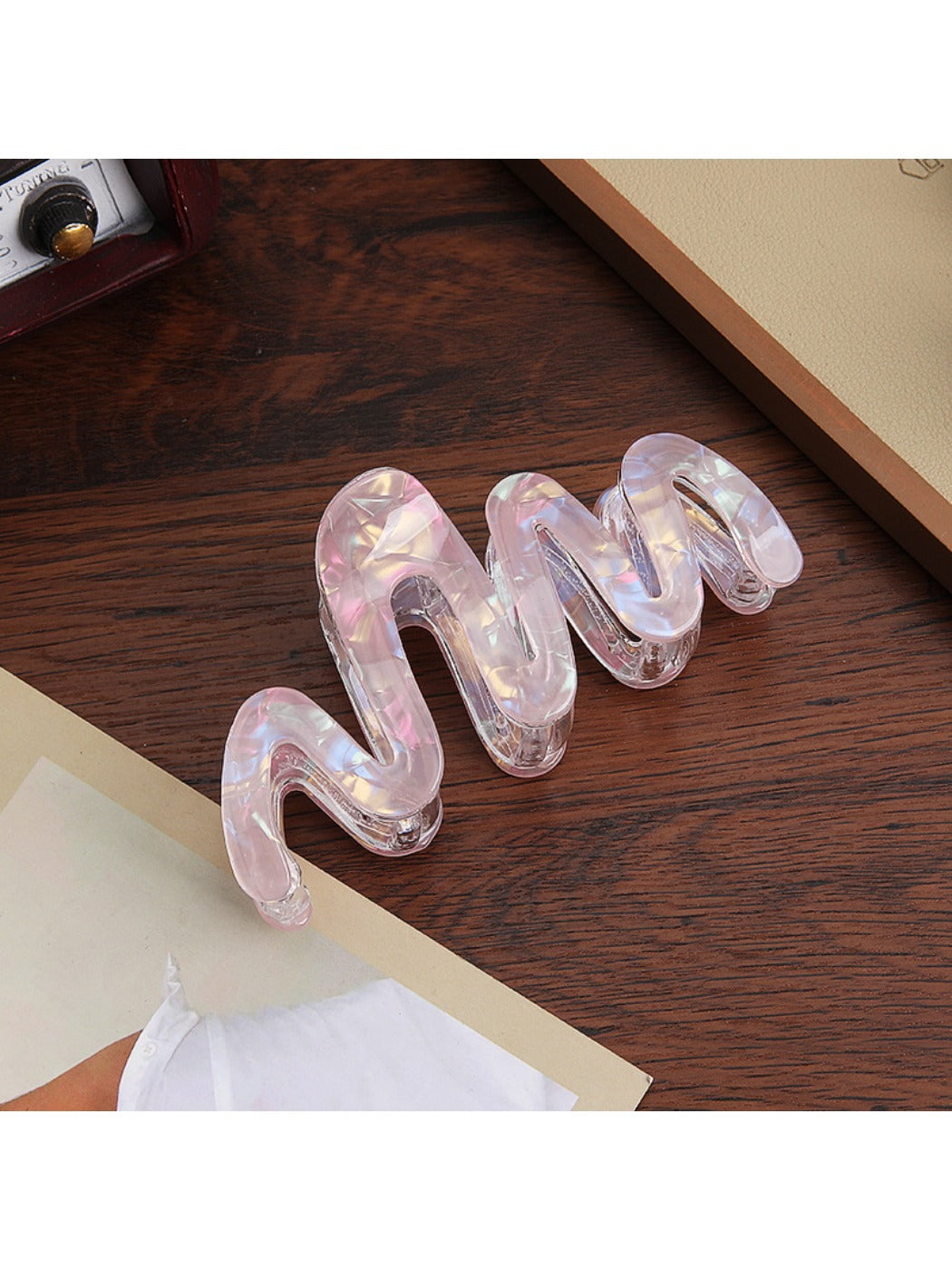 Beau - Cute Minimalist Wavy-Shaped Hair Clip