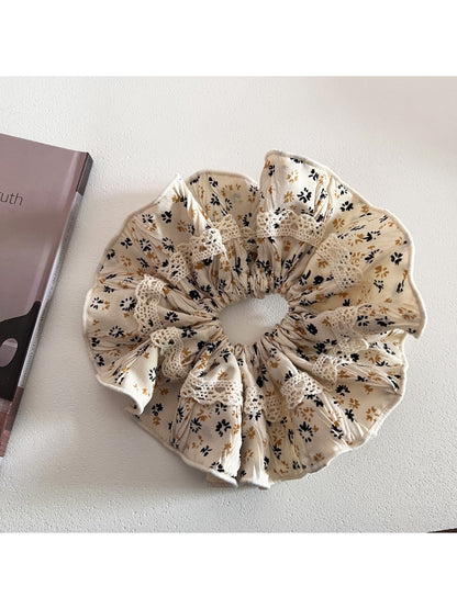 Gifty - Vintage Flower Lace Scrunchie