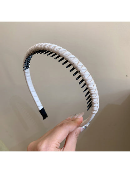 Gifty headband laid flat to show its full length and shape