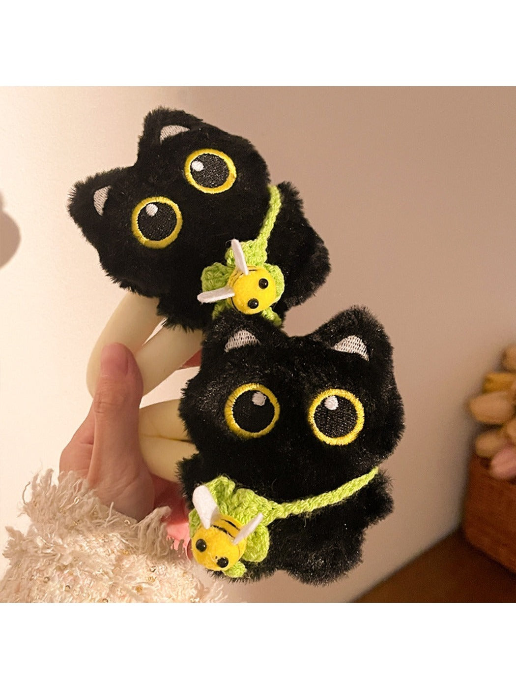 Beau - Plush Cat Hair Clip with Bee Charm