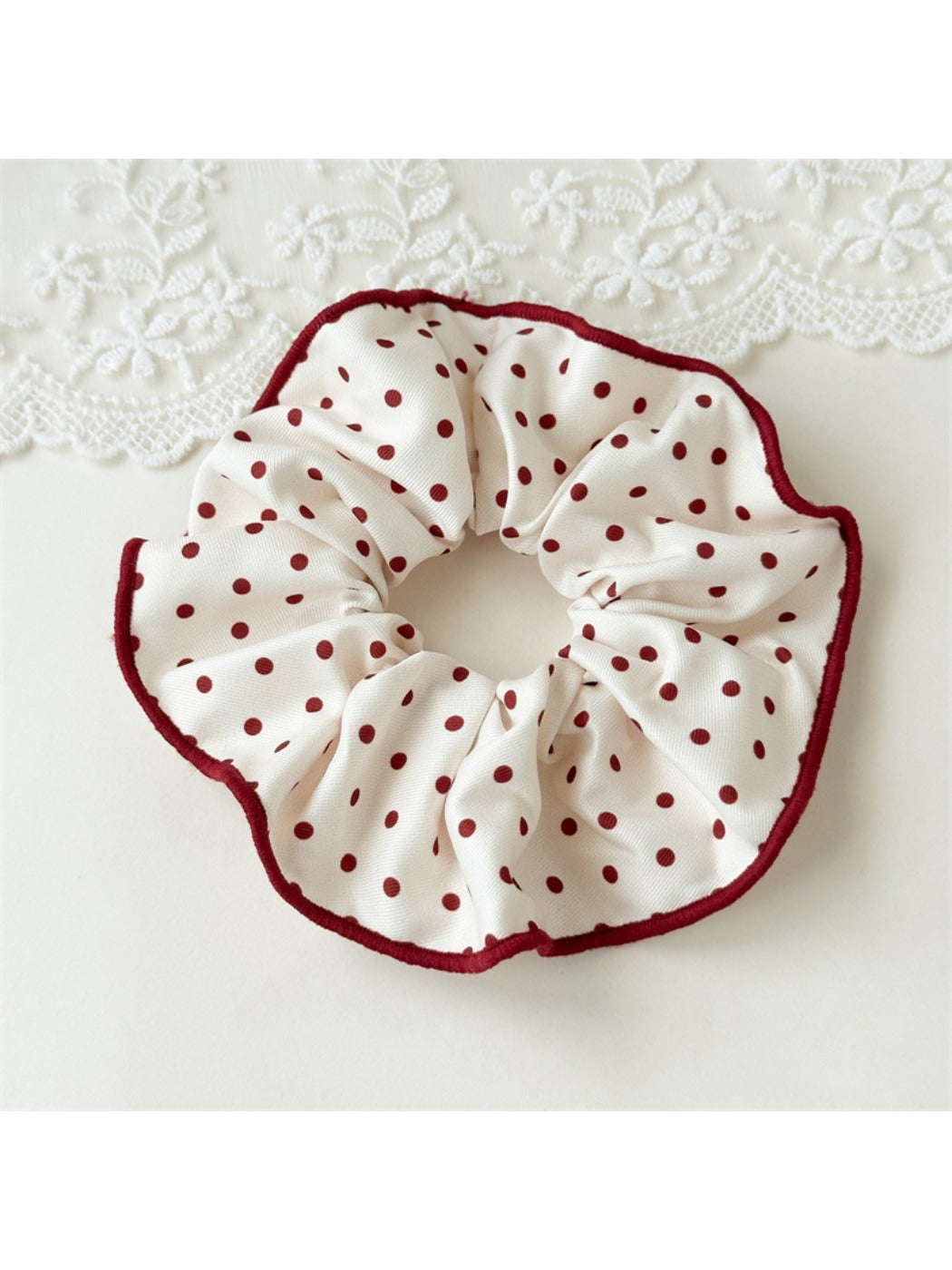 Gifty - Polka Dot Hair Circle