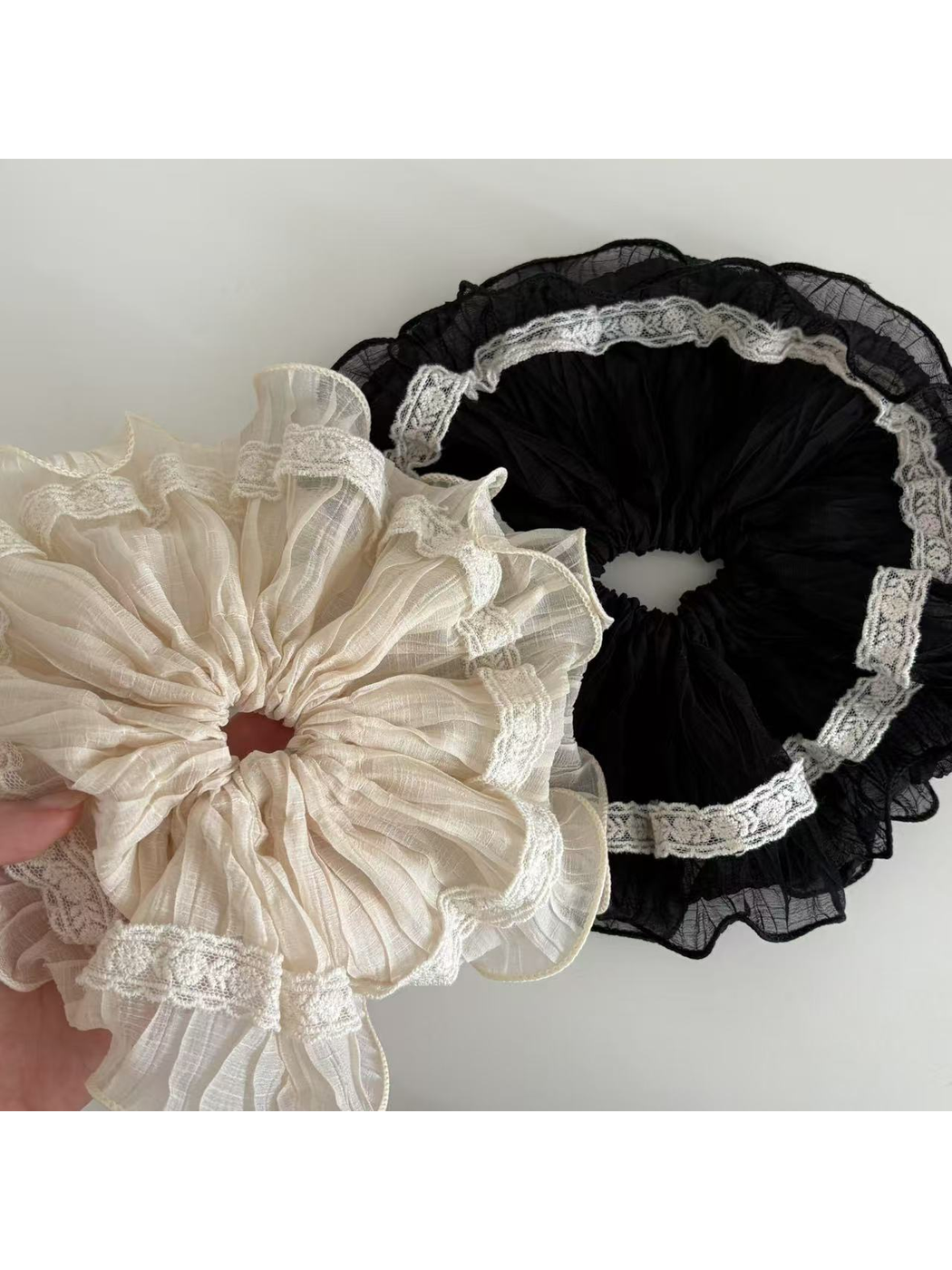 Gifty - Ruffled Lace Trim Vintage Style Scrunchie
