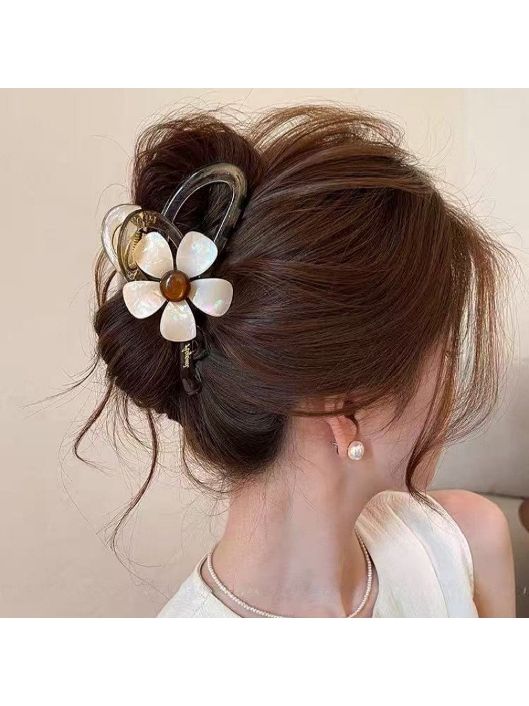 Beau - Glossy PVC Flower Detail Hair Claw Clip
