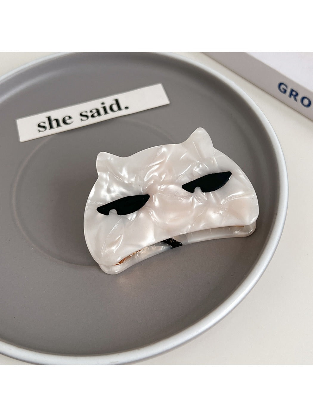 Beau - Slanted Eyes Cat Shape Hair Clip