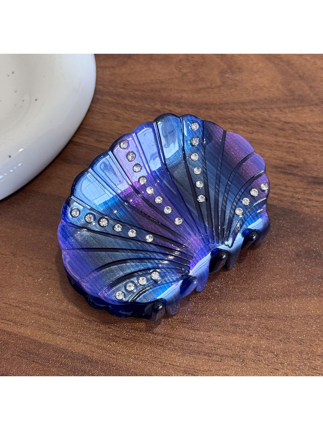 Beau - Shell Acetate Hair Claw Clip Ocean Breeze