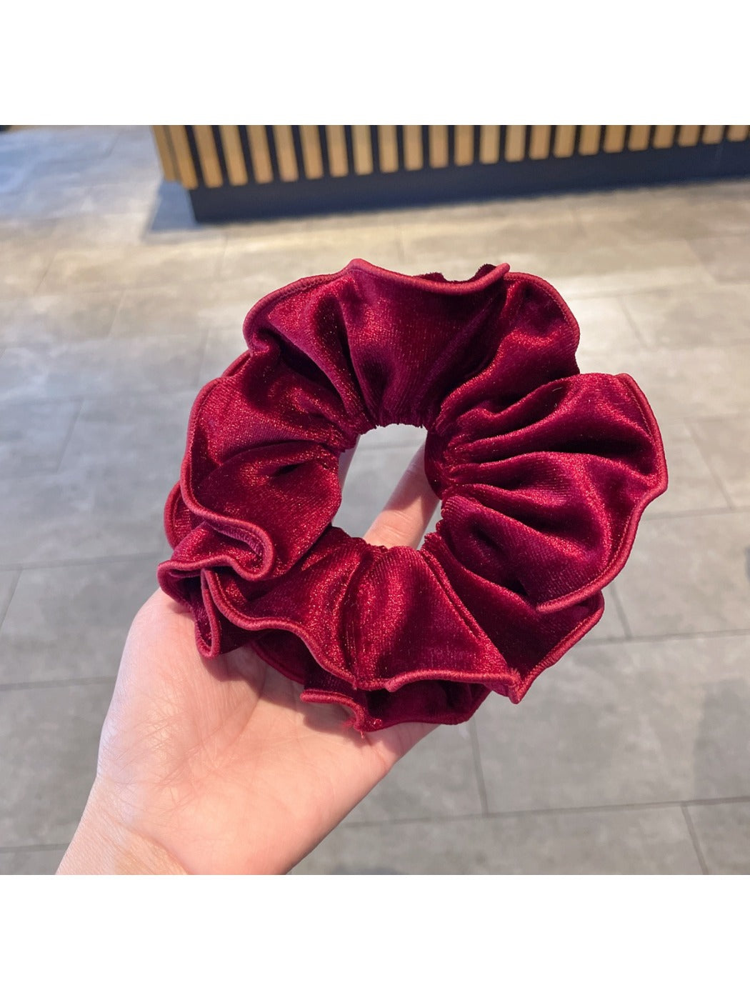 Gifty - Minimalist Solid Color Wave Scrunchies