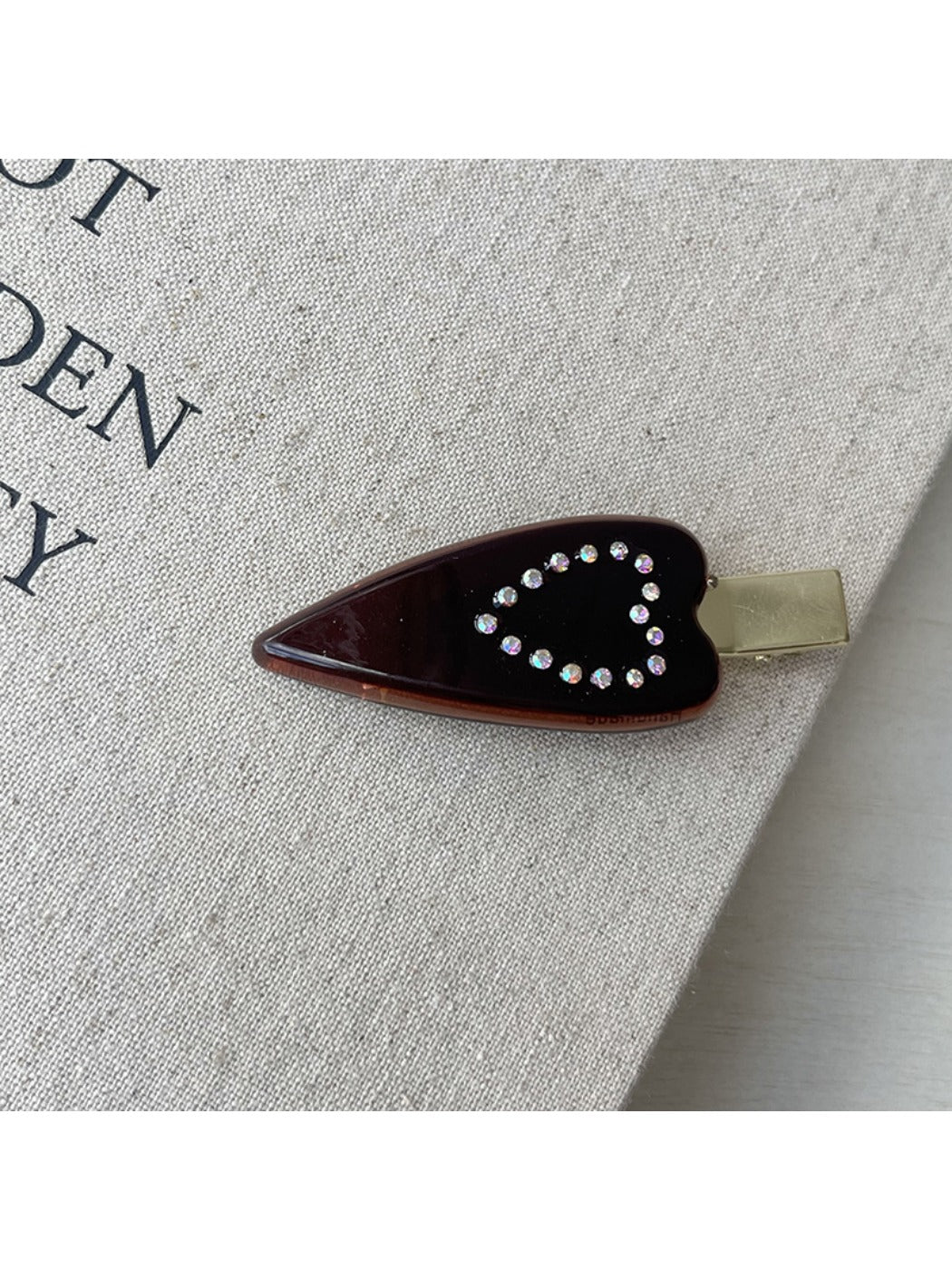 Beau - Minimalist Heart Shaped Hair Clip