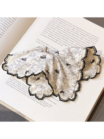 Gifty - Chic Black Floral Lace Scrunchie