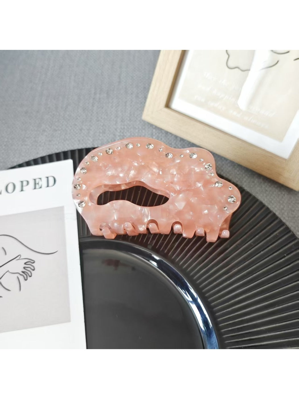 Beau - Sweet Hollow Out Geometric Claw Clip