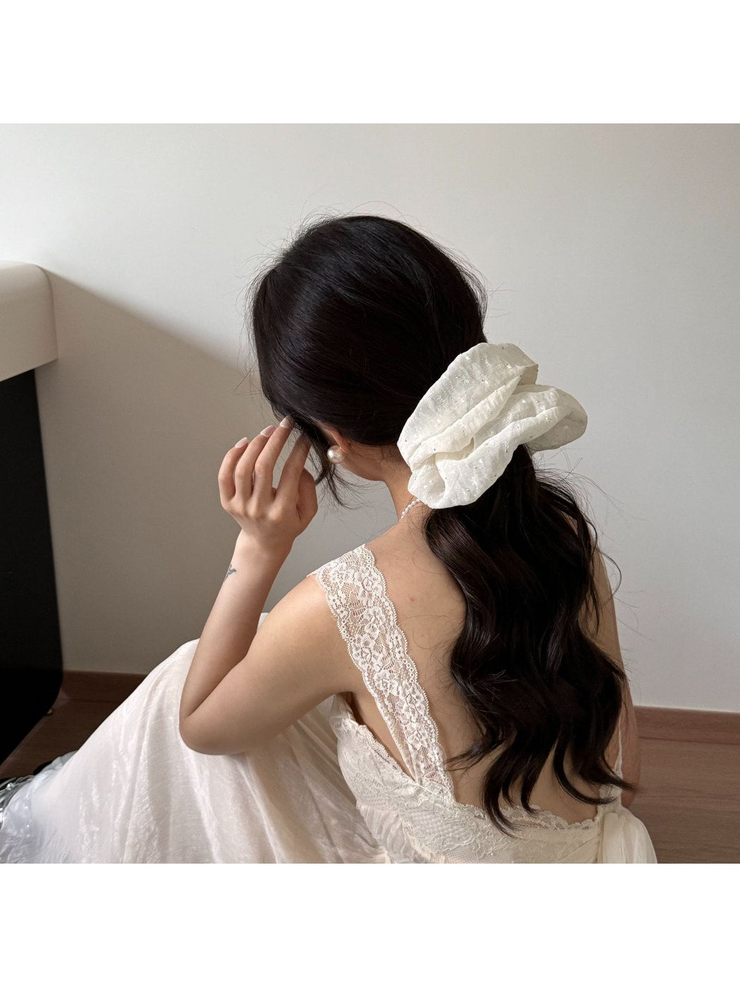Gifty - Sweet Style Bow Accent Hair Tie Scrunchie