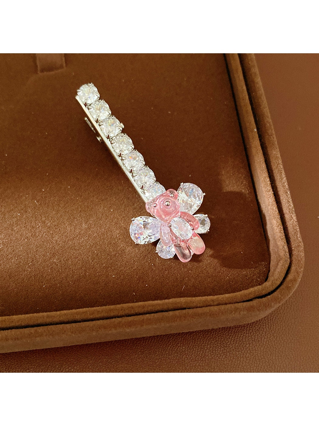 Beau - Butterfly Detail Bear Accent Duckbill Hair Clip