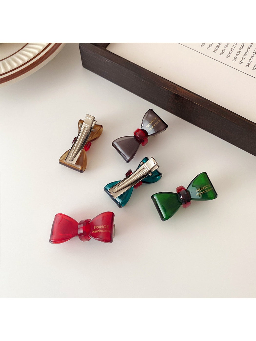 Beau - Glossy Acetate Fiber Bow Accent Hair Clip