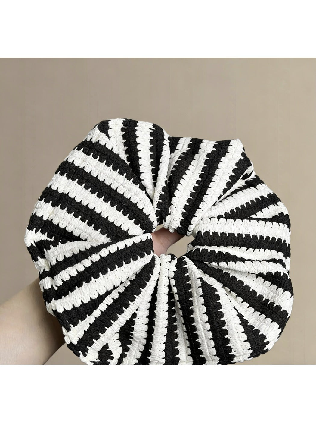 Gifty - Modern Color Blocked Striped Scrunchie