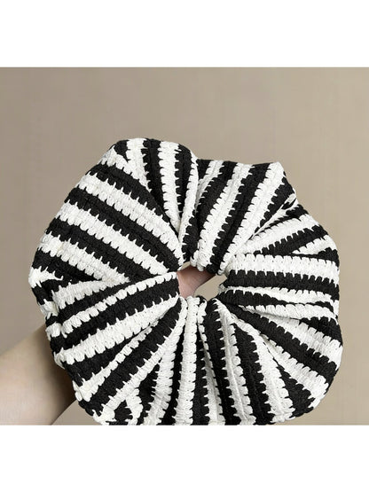 Gifty - Modern Color Blocked Striped Scrunchie