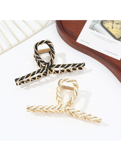 Beau - Open Oval Design Plated Alloy Claw Clip