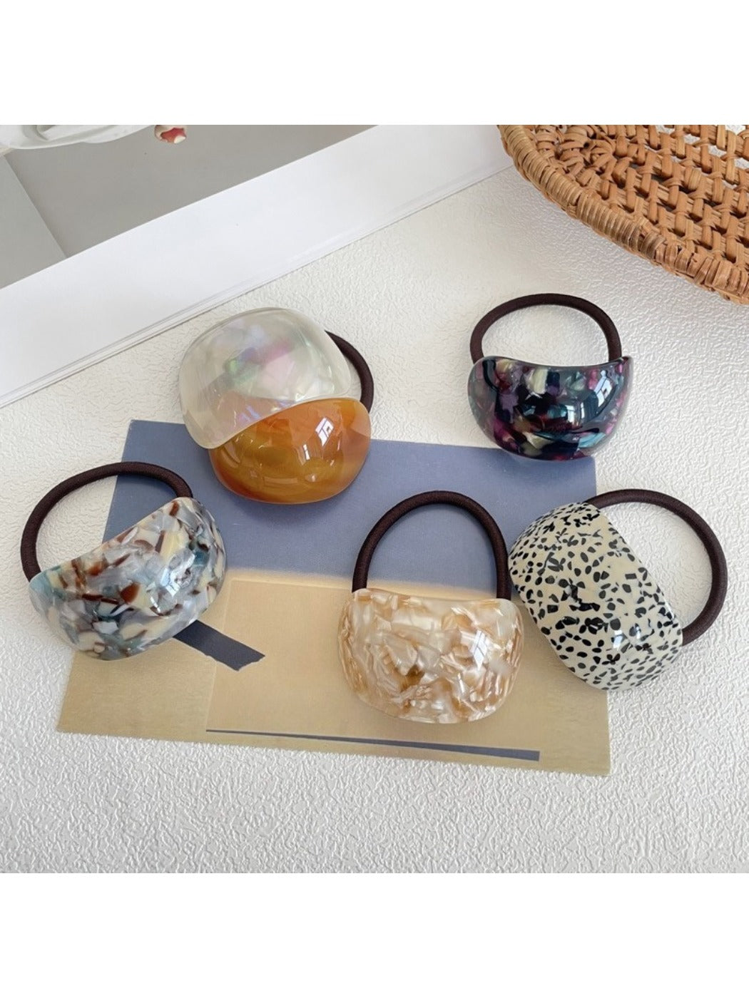 Gifty - Elegant Oval Shaped Hair Tie