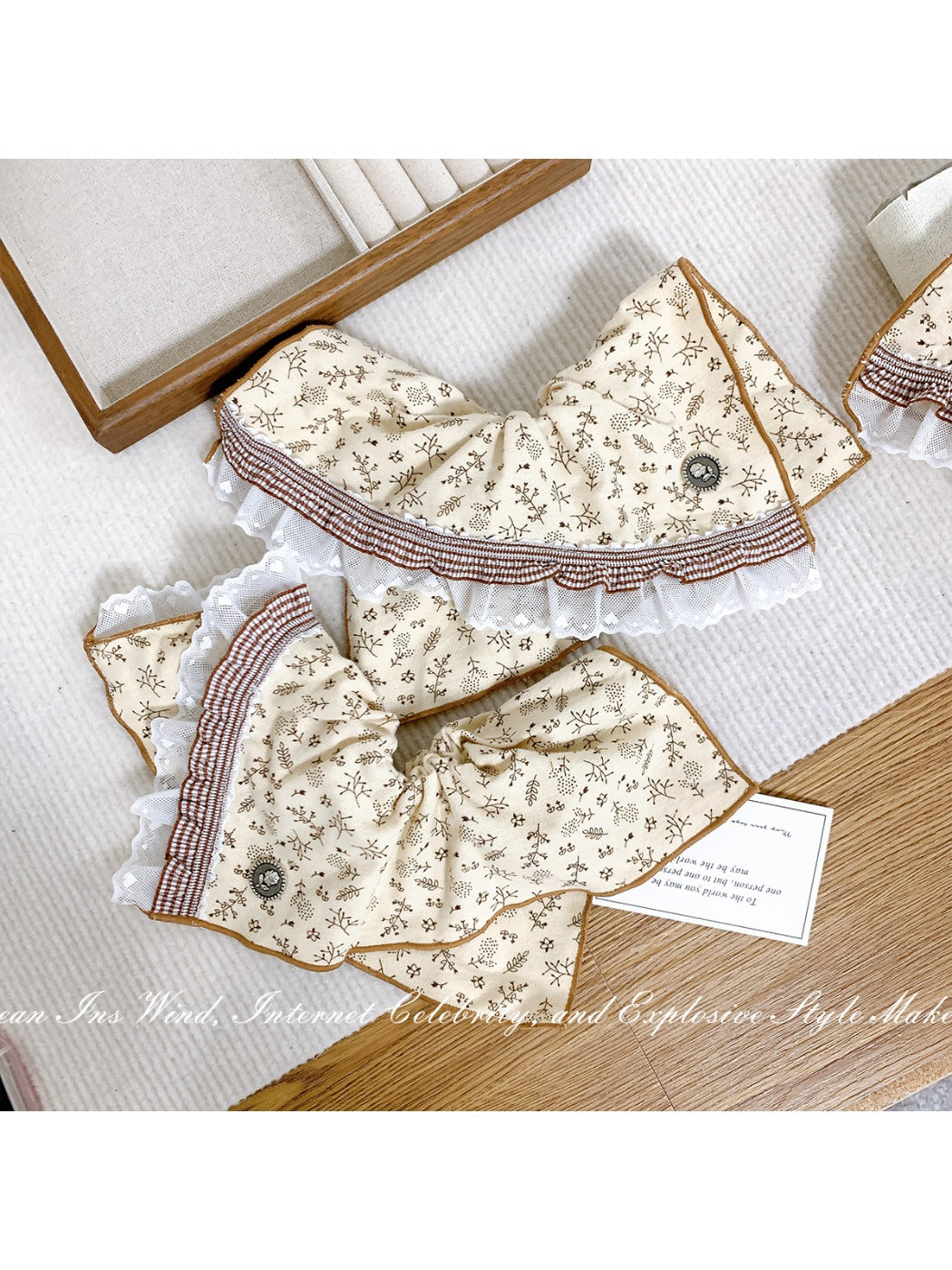 Gifty - Square Lace Hair Tie