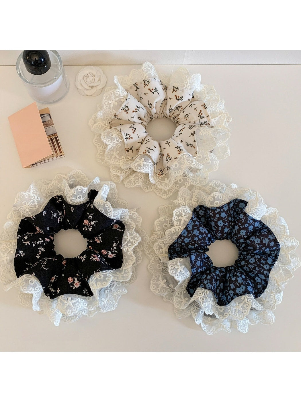 Gifty - Double Layer Lace Floral Print Hair Scrunchie