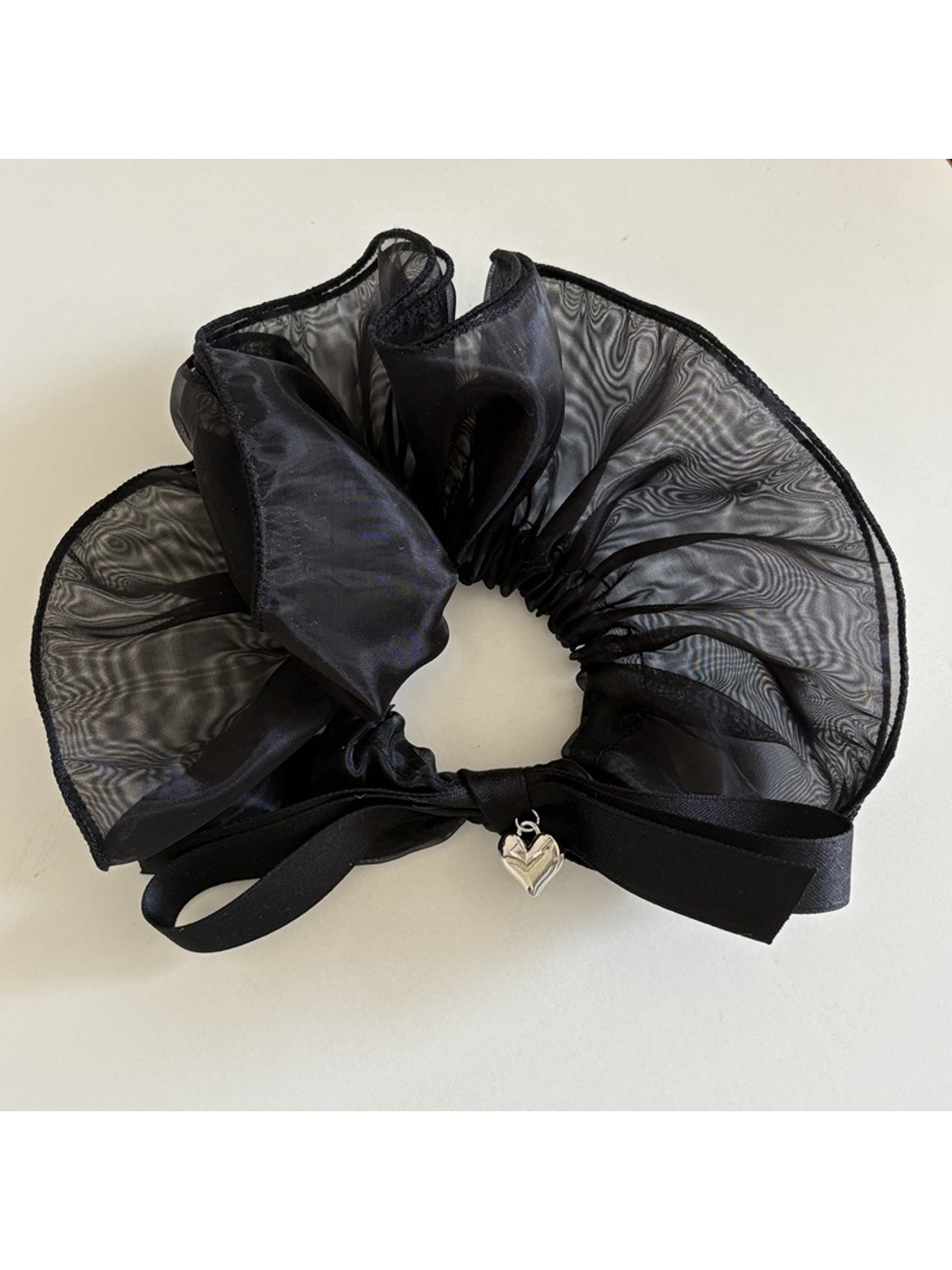 Gifty - Polyester Bow Heart Pendant Hair Scrunchie