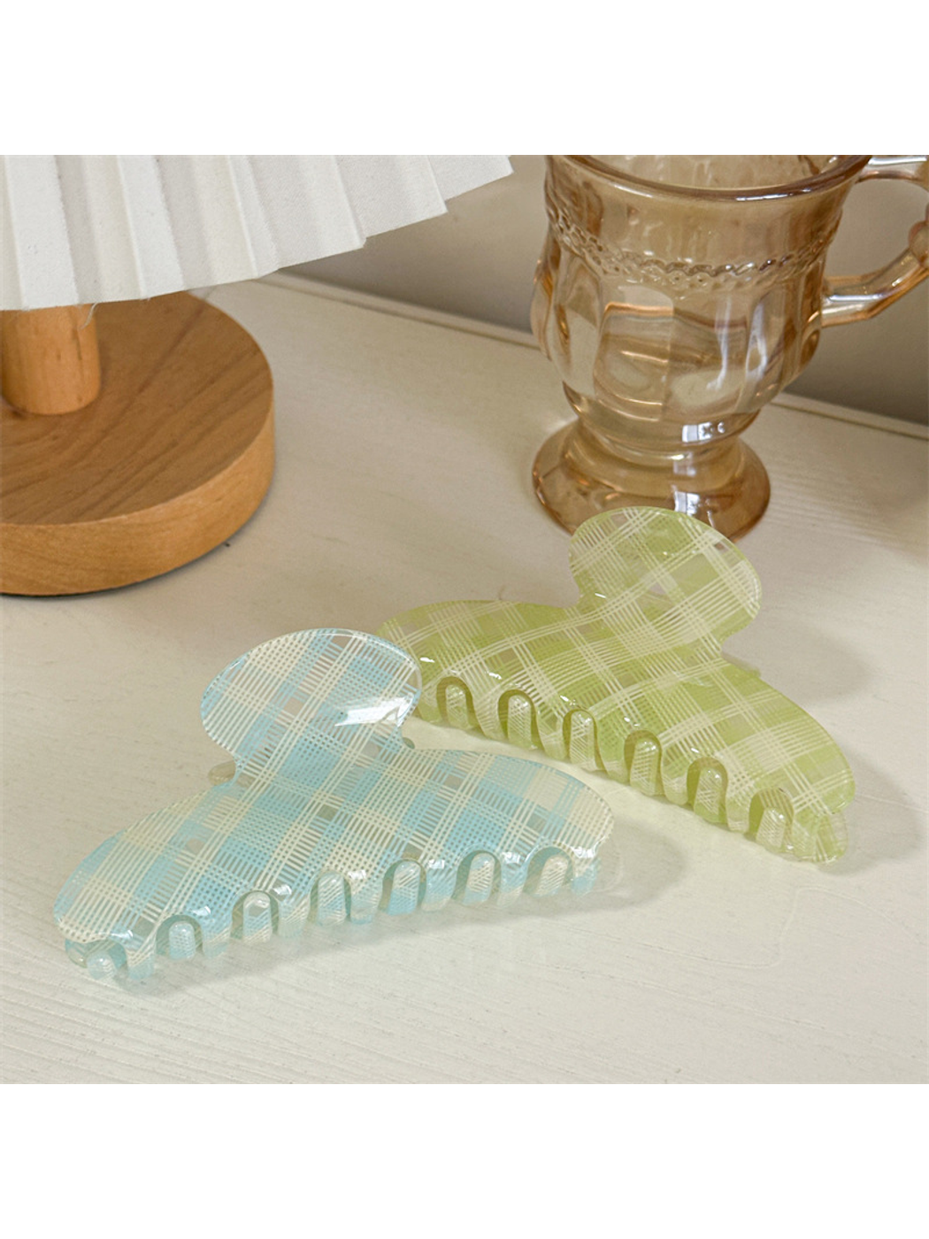 Beau - Plaid Half Circle Glossy Claw Clip