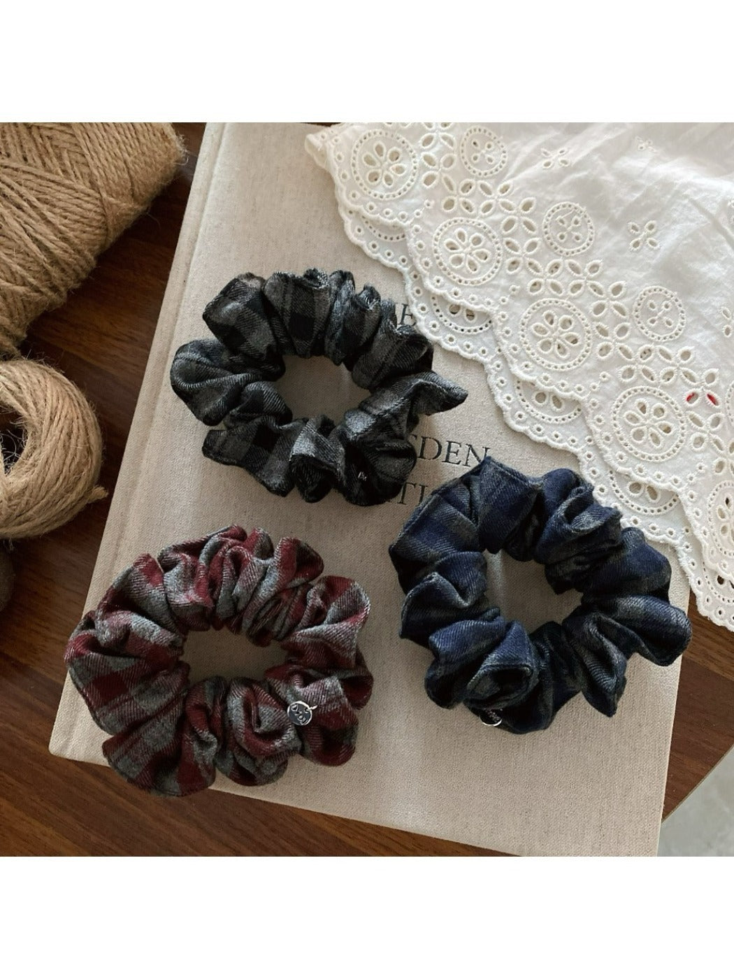 Gifty - Trendy Plaid Hair Ties