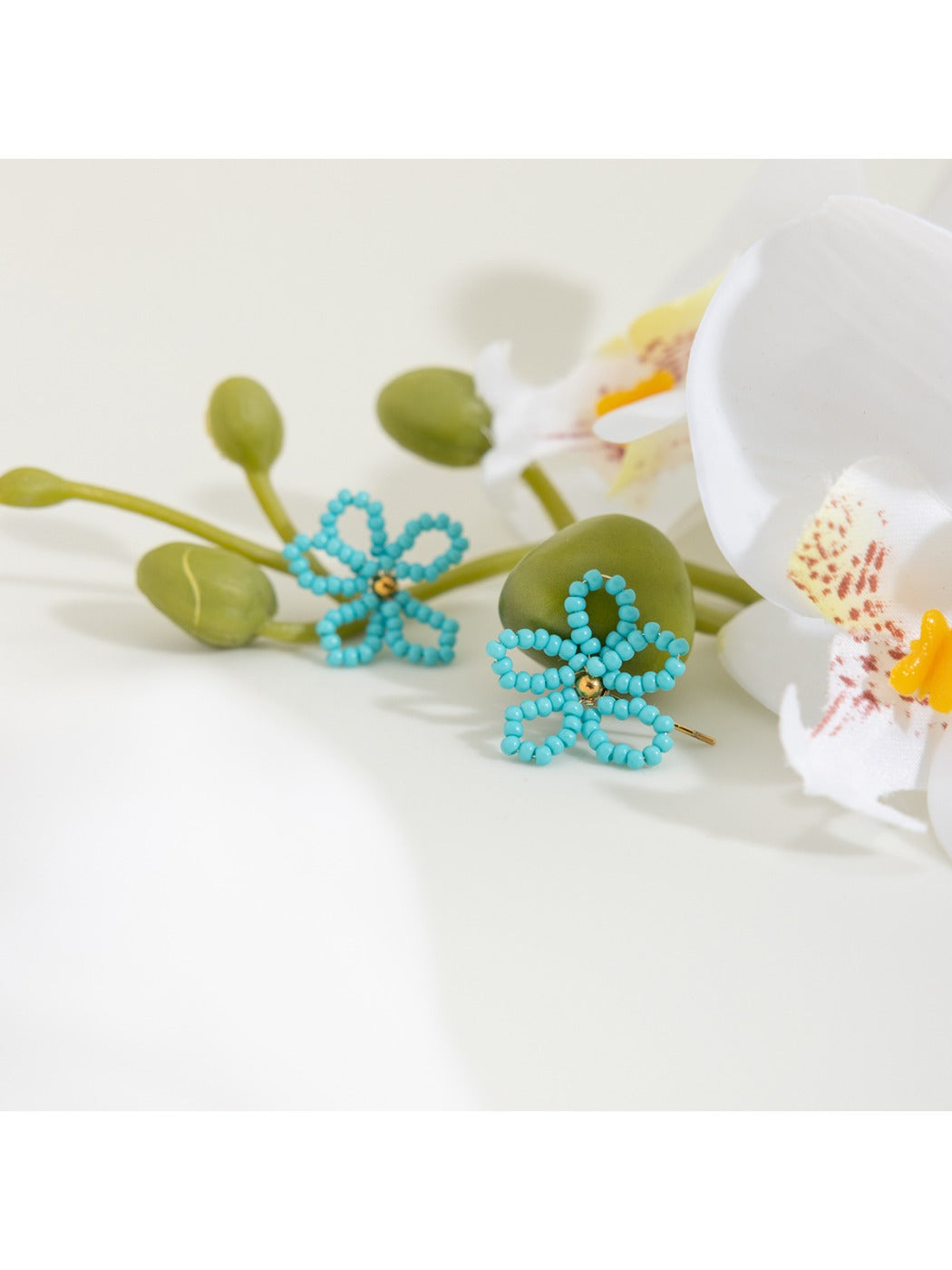 Earedge - Floral Earrings In Blue Seed Beads