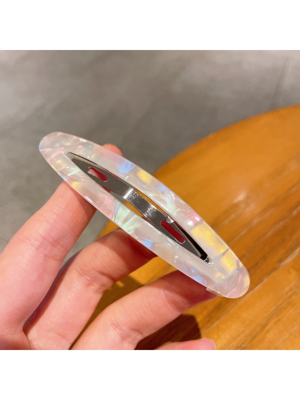 Beau - Elegant Oval Hollowed Out Hair Clip