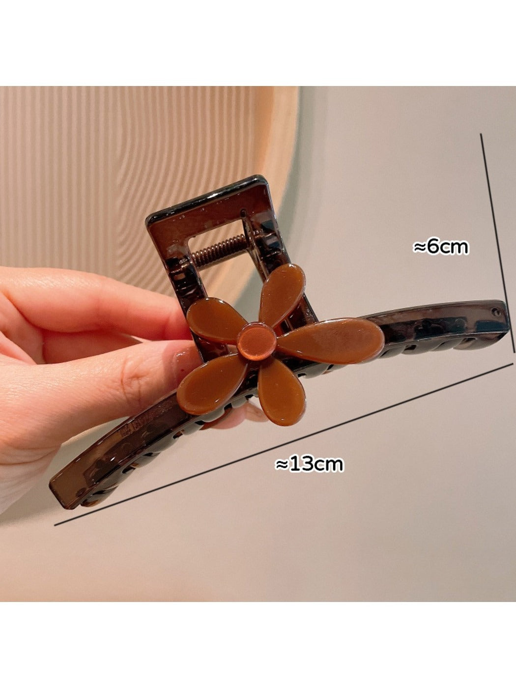 Beau - Glossy Flower Motif Acetate Hair Claw Clip