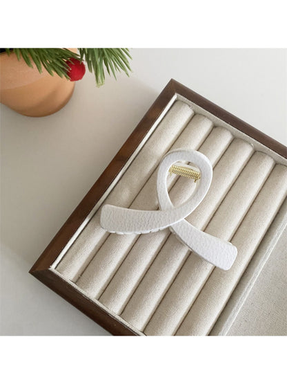 Beau - Black and White Crisscross Hair Claw Clip