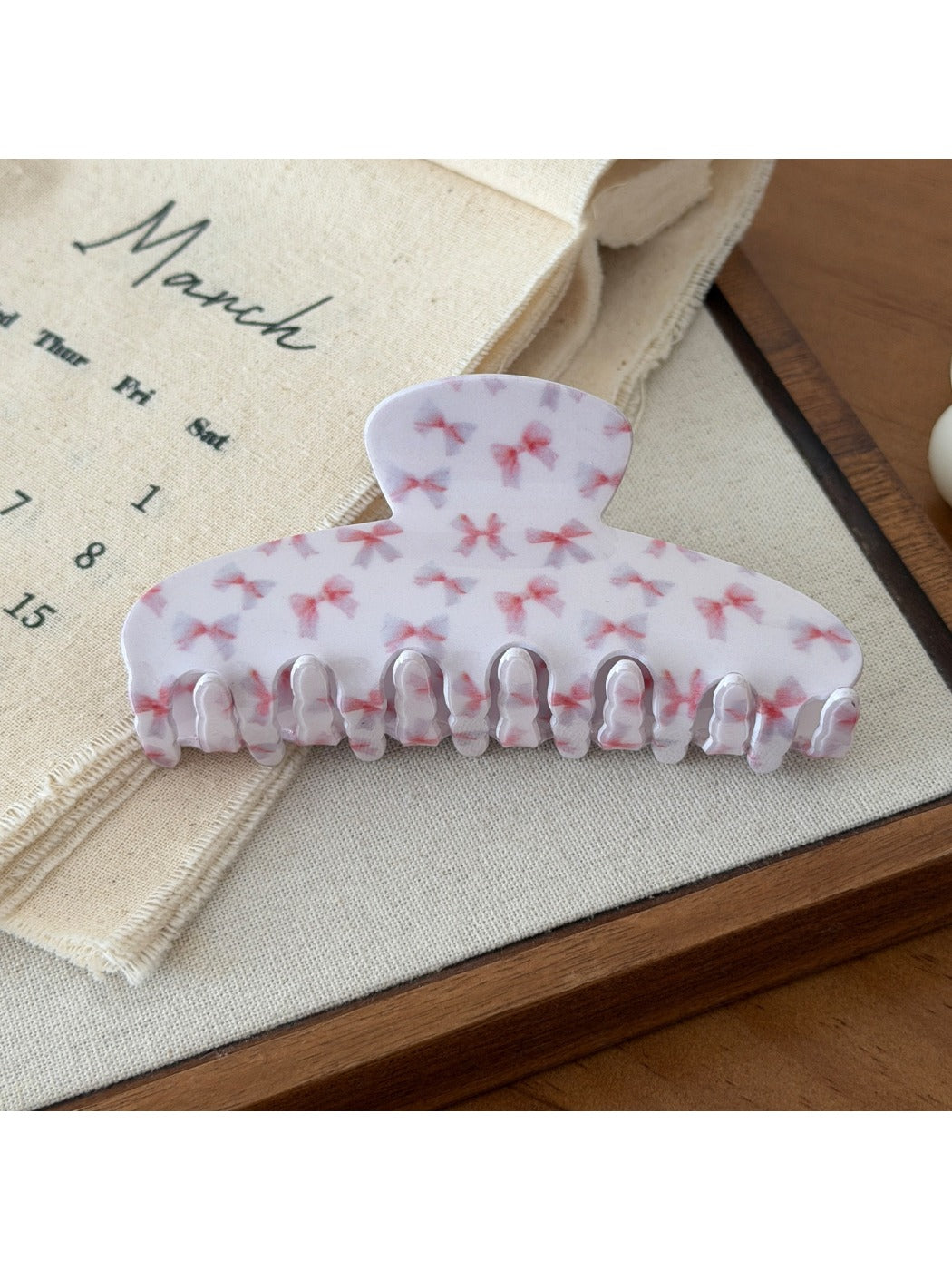 Beau - Printed Acrylic Floral Claw Clip