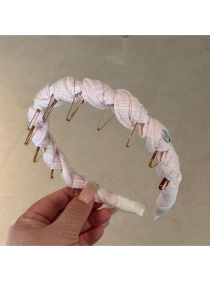 Gifty - Textured Toothed Curved Wrapped Headband