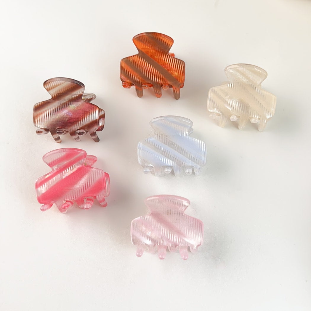 Beau - Sweet Style Striped Textured Claw Clip